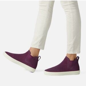 ROTH’S Lattice Stitch Chelsea Boot Sz 8 Berry
